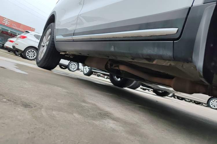 Used Geely Auto Emgrand X7 Sport 2016 1.8TD Automatic Smart Connectivity Version Right Side Sill