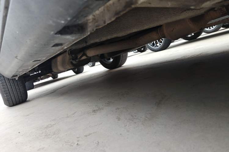 Used Geely Auto Emgrand X7 Sport 2016 1.8TD Automatic ZhiShang Model Right Side Sill