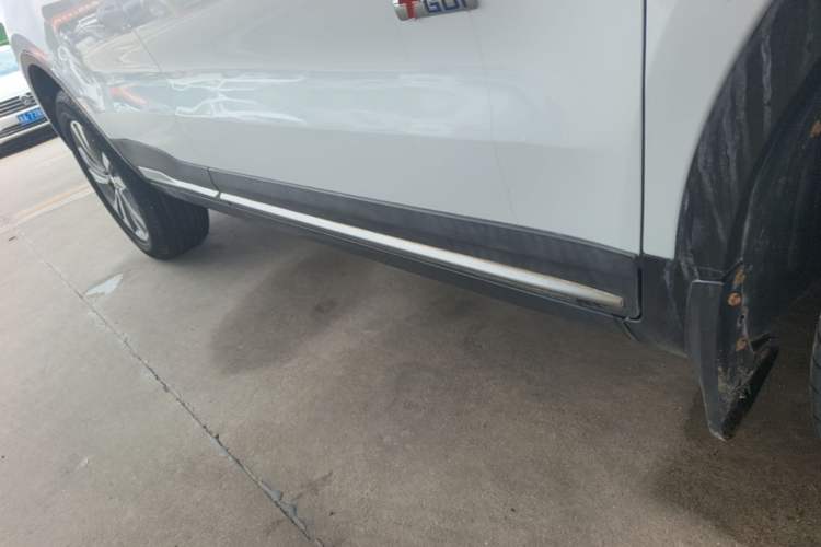Used Geely Auto Emgrand X7 Sport 2016 1.8TD Automatic Smart Connectivity Version Right Side Sill