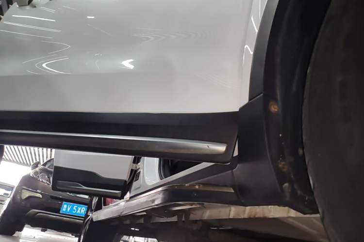 Used Geely Auto Emgrand X7 Sport 2016 2.0L Manual ZhiShang Version Right Side Sill