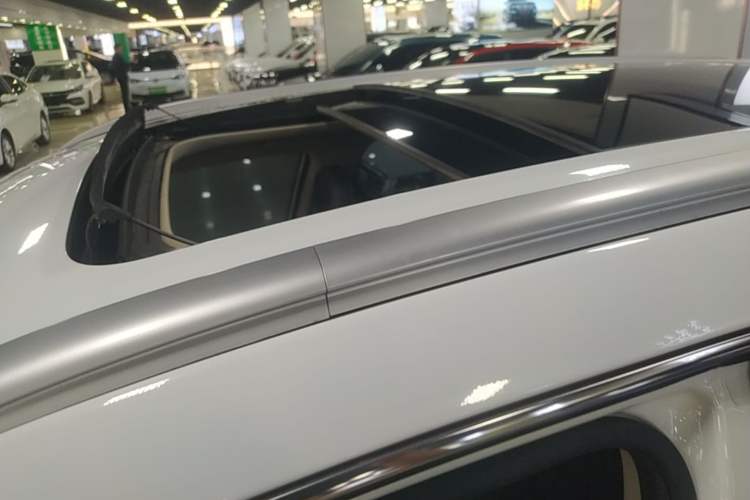 Used Geely Auto Emgrand X7 Sport 2016 1.8TD Automatic ZhiShang Model Roof