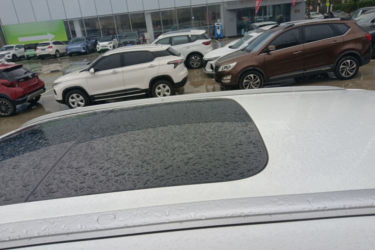 Used Geely Auto Emgrand X7 Sport 2016 1.8TD Automatic ZhiShang Model Roof