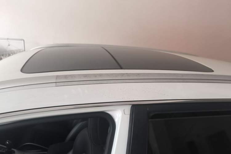 Used Geely Auto Emgrand X7 Sport 2016 2.0L Manual ZhiShang Version Roof