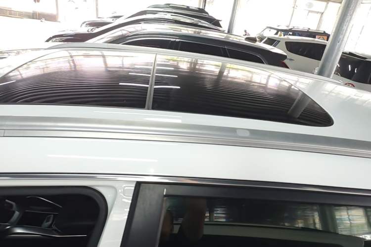 Used Geely Auto Emgrand X7 Sport 2016 2.0L Manual ZhiShang Version Roof