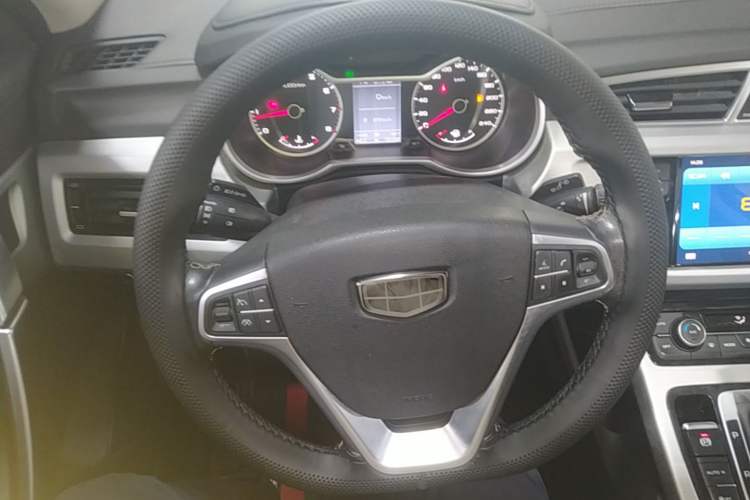 Used Geely Auto Emgrand X7 Sport 2016 1.8TD Automatic ZhiShang Model Steering Wheel