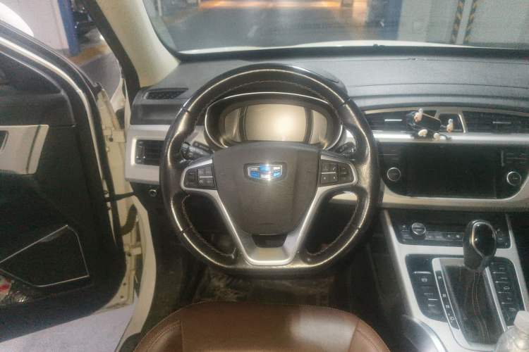 Used Geely Auto Emgrand X7 Sport 2016 1.8TD Automatic All-Wheel-Drive ZhiZun Edition Steering Wheel