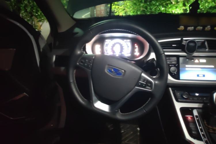 Used Geely Auto Emgrand X7 Sport 2016 1.8TD Automatic Smart Model Steering Wheel