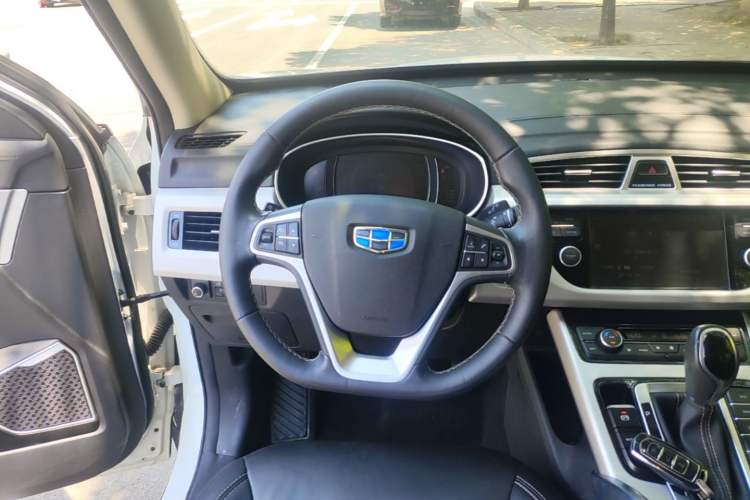 Used Geely Auto Emgrand X7 Sport 2016 1.8TD Automatic Smart Connectivity Version Steering Wheel