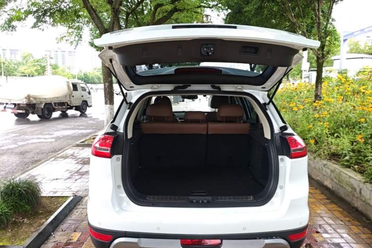 Used Geely Auto Emgrand X7 Sport 2016 1.8TD Automatic ZhiZun Version Trunk