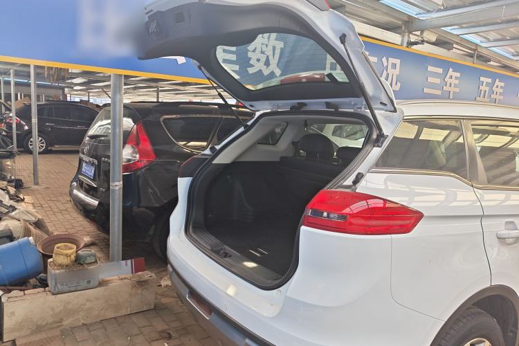 Used Geely Auto Emgrand X7 Sport 2016 2.0L Manual ZhiShang Version Trunk