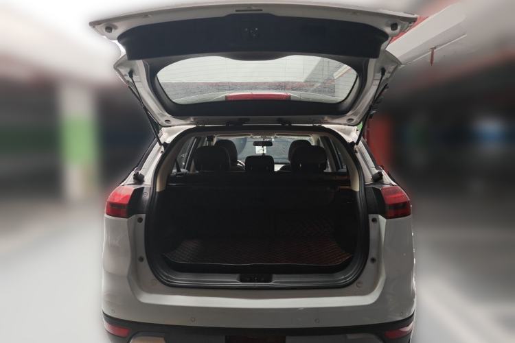 Used Geely Auto Emgrand X7 Sport 2016 1.8TD Automatic ZhiShang Model Trunk
