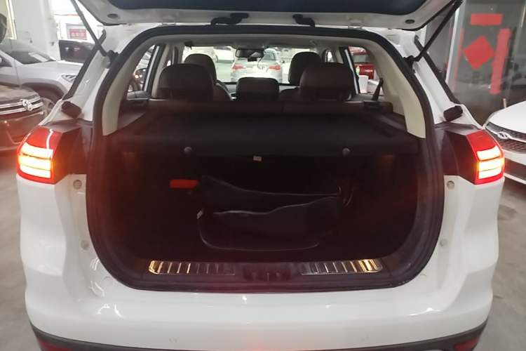 Used Geely Auto Emgrand X7 Sport 2016 1.8TD Automatic ZhiZun Version Trunk