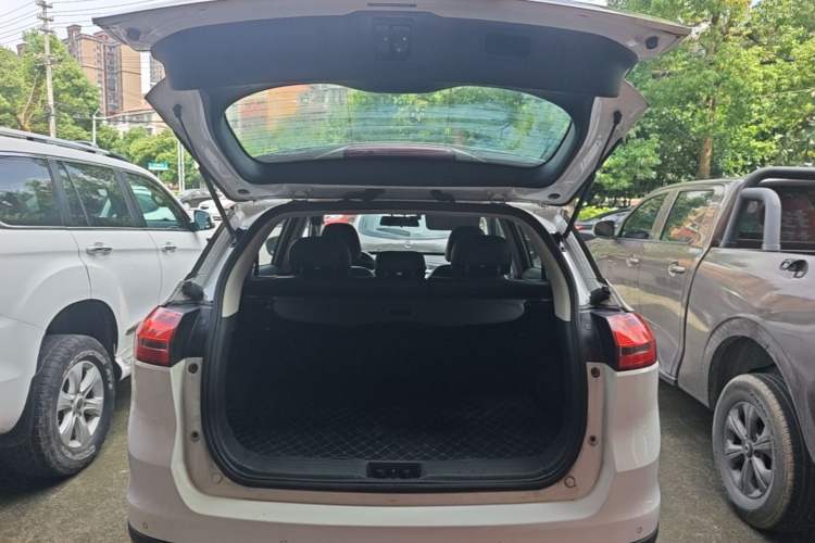 Used Geely Auto Emgrand X7 Sport 2016 1.8TD Automatic Smart Connectivity Version Trunk