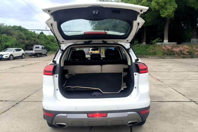 Used Geely Auto Emgrand X7 Sport 2016 1.8TD Automatic Smart Connectivity Version Trunk