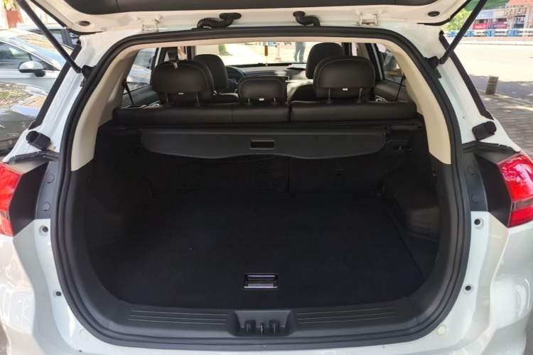 Used Geely Auto Emgrand X7 Sport 2016 1.8TD Automatic Smart Connectivity Version Trunk
