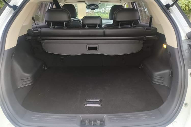Used Geely Auto Emgrand X7 Sport 2016 1.8TD Automatic Smart Model Trunk