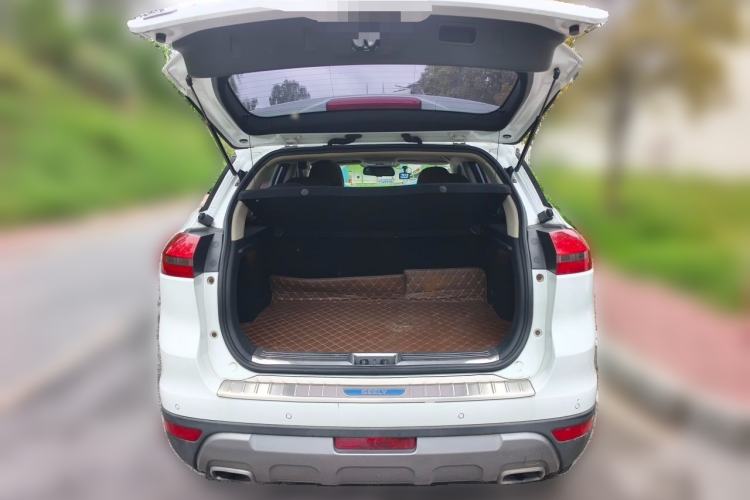 Used Geely Auto Emgrand X7 Sport 2016 1.8TD Automatic All-Wheel-Drive ZhiZun Edition Trunk