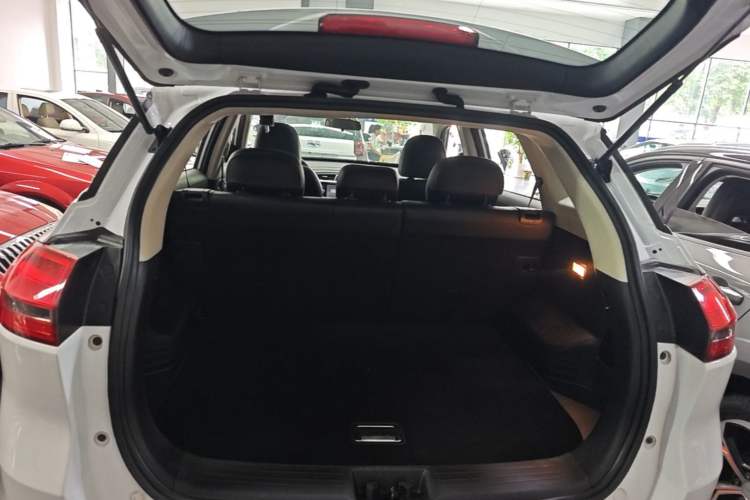 Used Geely Auto Emgrand X7 Sport 2016 1.8TD Automatic Smart Connectivity Version Trunk