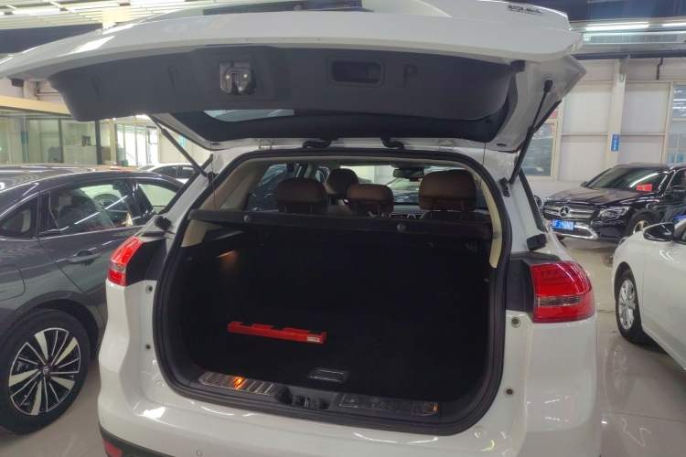 Used Geely Auto Emgrand X7 Sport 2016 1.8TD Automatic ZhiZun Version Trunk