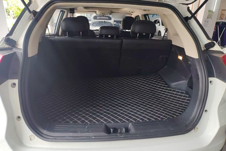 Used Geely Auto Emgrand X7 Sport 2016 1.8TD Automatic Smart Connectivity Version Trunk