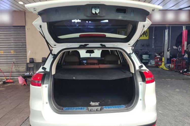 Used Geely Auto Emgrand X7 Sport 2016 1.8TD Automatic ZhiZun Version Trunk