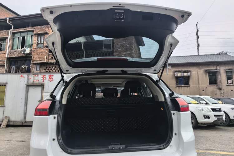 Used Geely Auto Emgrand X7 Sport 2016 1.8TD Automatic Smart Model Trunk