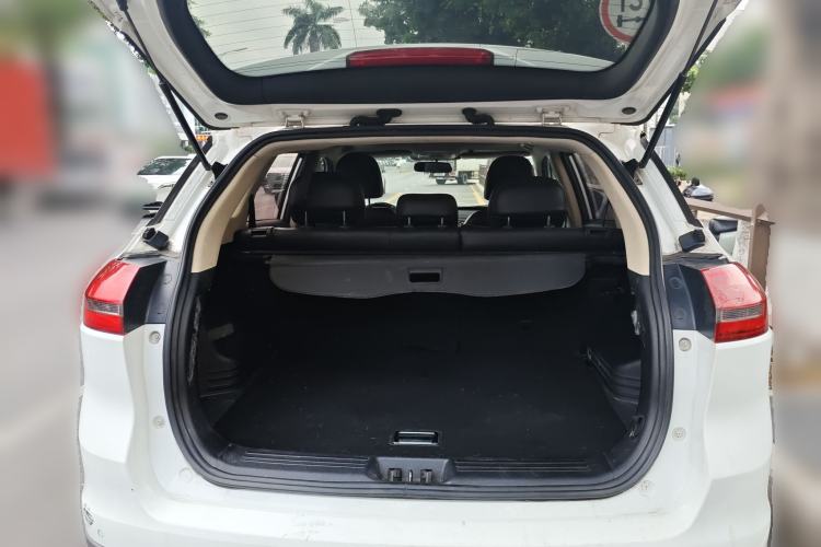 Used Geely Auto Emgrand X7 Sport 2016 1.8TD Automatic ZhiShang Model Trunk