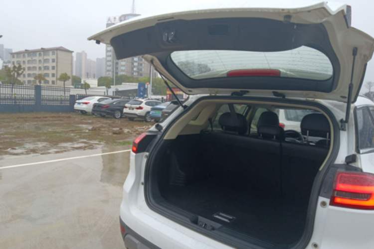 Used Geely Auto Emgrand X7 Sport 2016 1.8TD Automatic ZhiShang Model Trunk