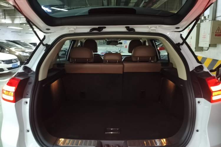 Used Geely Auto Emgrand X7 Sport 2016 1.8TD Automatic ZhiZun Version Trunk
