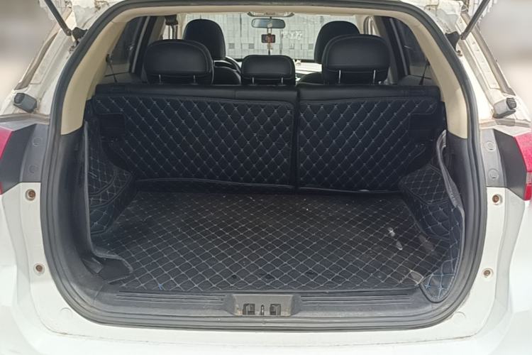 Used Geely Auto Emgrand X7 Sport 2016 1.8TD Automatic ZhiShang Model Trunk