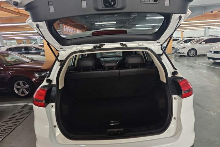 Used Geely Auto Emgrand X7 Sport 2016 1.8TD Automatic Smart Model Trunk