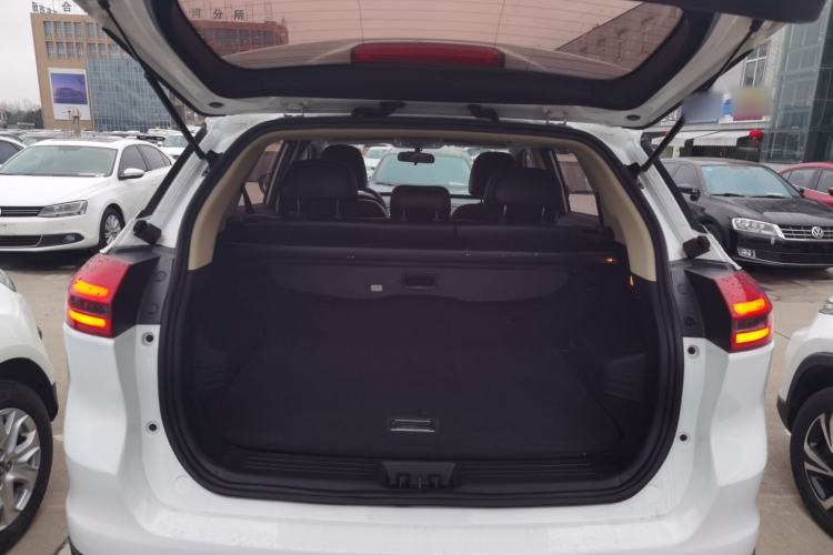 Used Geely Auto Emgrand X7 Sport 2016 1.8TD Automatic ZhiShang Model Trunk