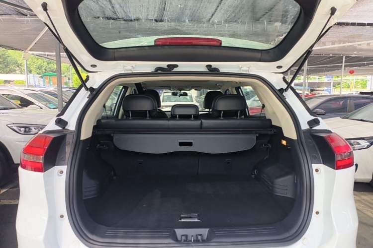 Used Geely Auto Emgrand X7 Sport 2016 2.0L Manual ZhiShang Version Trunk