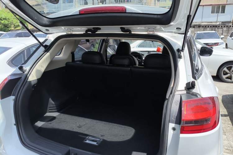 Used Geely Auto Emgrand X7 Sport 2016 1.8TD Automatic Smart Connectivity Version Trunk
