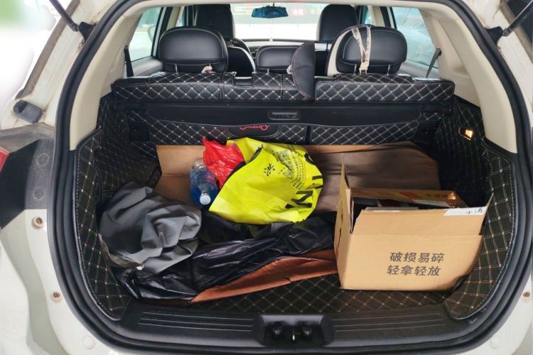 Used Geely Auto Emgrand X7 Sport 2016 1.8TD Automatic ZhiShang Model Trunk