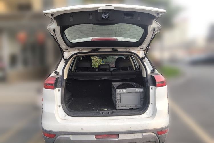 Used Geely Auto Emgrand X7 Sport 2016 1.8TD Automatic ZhiShang Model Trunk