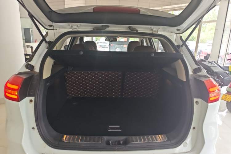 Used Geely Auto Emgrand X7 Sport 2016 1.8TD Automatic ZhiZun Version Trunk