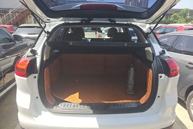 Used Geely Auto Emgrand X7 Sport 2016 1.8TD Automatic ZhiZun Version Trunk