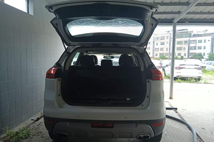 Used Geely Auto Emgrand X7 Sport 2016 1.8TD Automatic Smart Connectivity Version Trunk