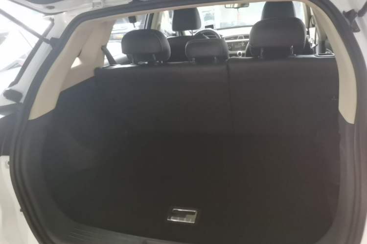 Used Geely Auto Emgrand X7 Sport 2016 1.8TD Automatic Smart Model Trunk