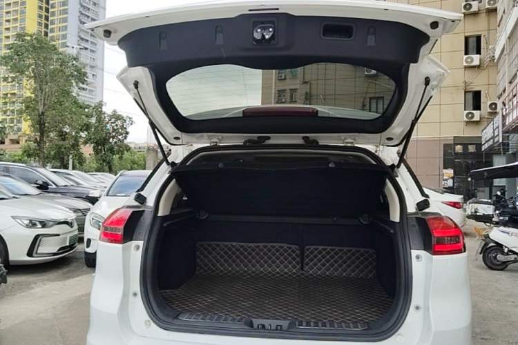 Used Geely Auto Emgrand X7 Sport 2016 1.8TD Automatic ZhiZun Version Trunk