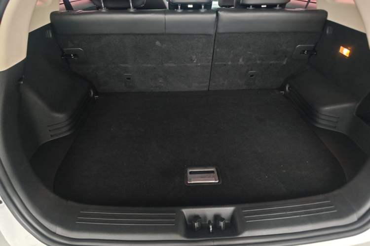Used Geely Auto Emgrand X7 Sport 2016 1.8TD Automatic Smart Model Trunk