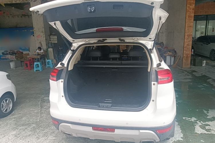 Used Geely Auto Emgrand X7 Sport 2016 2.0L Manual ZhiShang Version Trunk