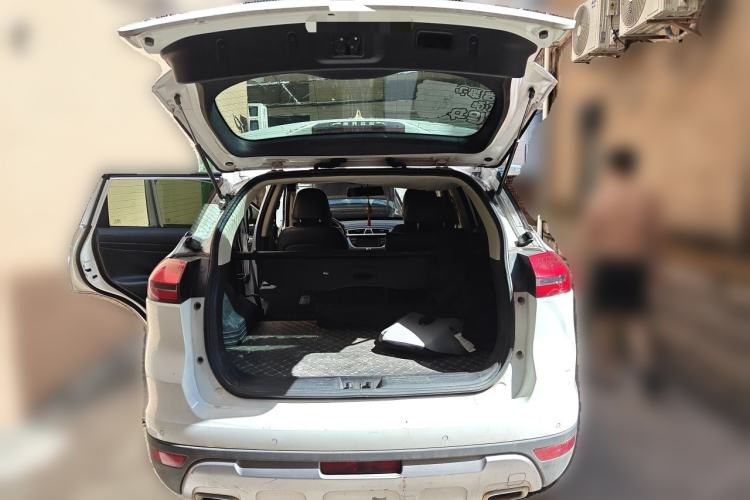 Used Geely Auto Emgrand X7 Sport 2016 2.0L Manual Smart Connect Version Trunk