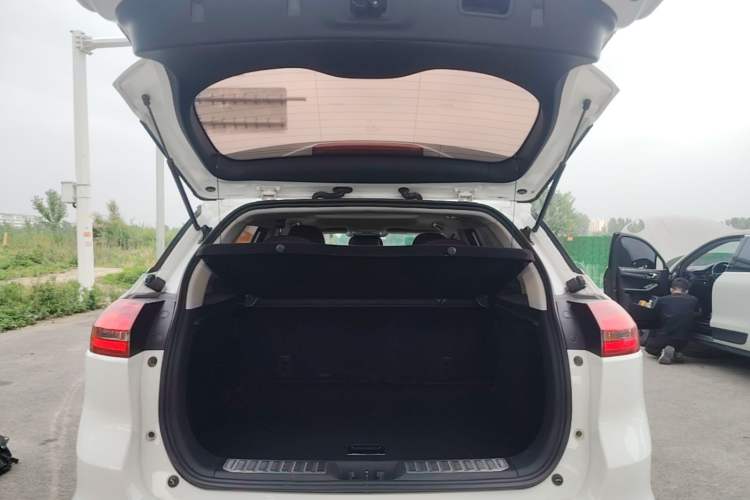 Used Geely Auto Emgrand X7 Sport 2016 1.8TD Automatic ZhiZun Version Trunk