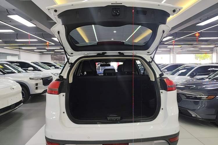 Used Geely Auto Emgrand X7 Sport 2016 1.8TD Automatic Smart Connectivity Version Trunk