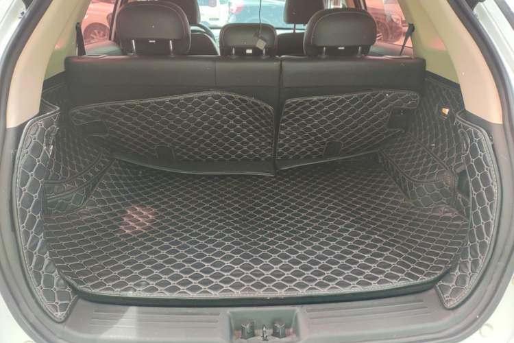 Used Geely Auto Emgrand X7 Sport 2016 1.8TD Automatic Smart Model Trunk