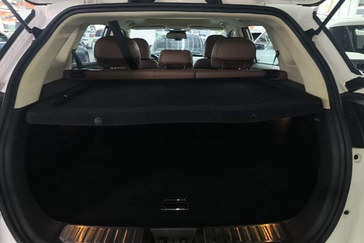 Used Geely Auto Emgrand X7 Sport 2016 1.8TD Automatic ZhiZun Version Trunk