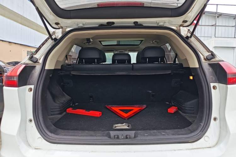 Used Geely Auto Emgrand X7 Sport 2016 2.0L Manual ZhiShang Version Trunk