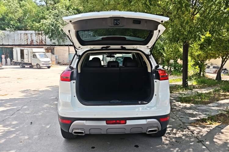Used Geely Auto Emgrand X7 Sport 2016 2.0L Manual ZhiShang Version Trunk